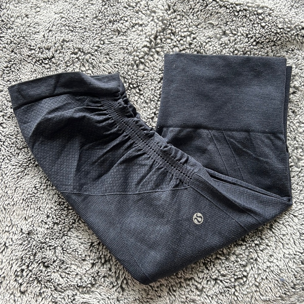 Lululemon cropped seamless leggings